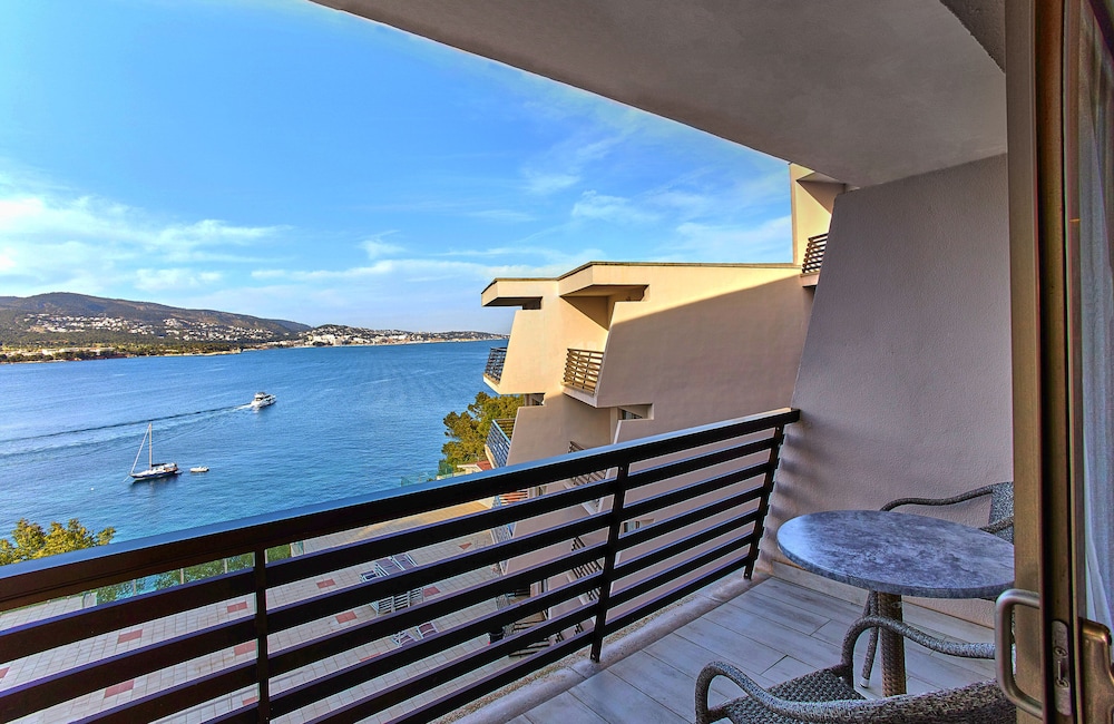 Suite, Sea View (Quintuple Room)