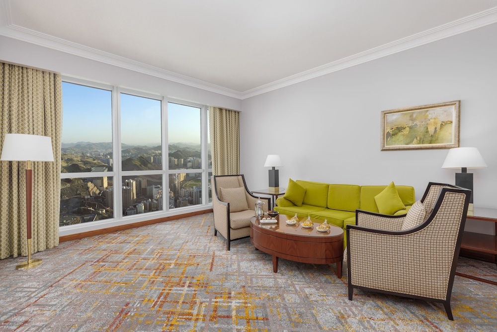Junior Suite Partial Kaaba View