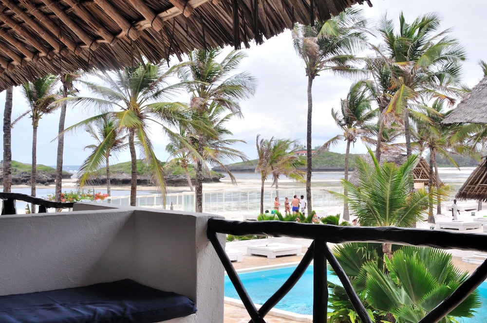Presidential Double Room, Ocean View photo 2