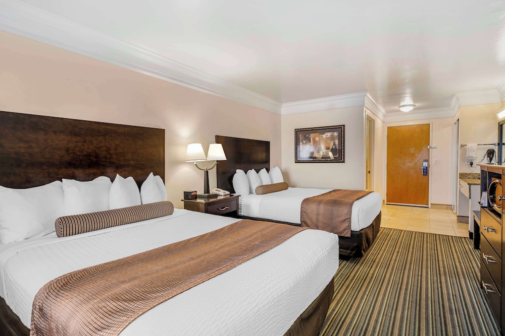 Standard Room, 2 Queen Beds, Accessible, Non Smoking photo 3