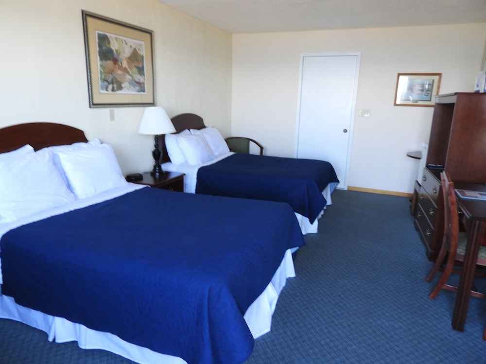 Room, 2 Double Beds photo 2
