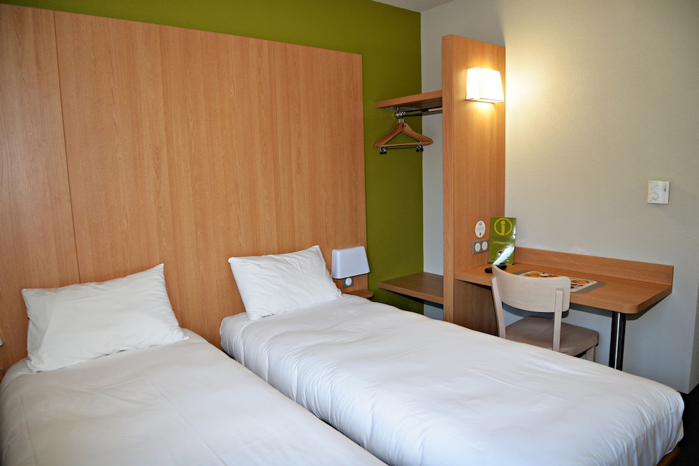 Twin Room, Non Smoking photo 3