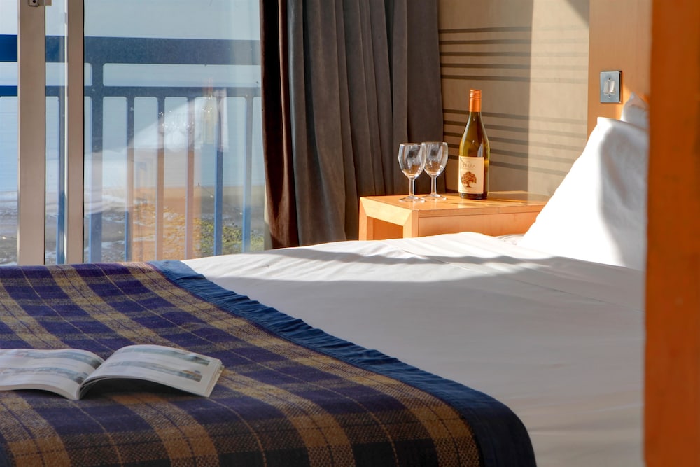 Deluxe Room, 1 King Bed, Non Smoking, Sea View - Photo 2