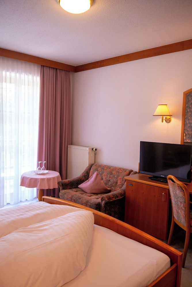 Standard Double Room Single Use, Balcony photo 2