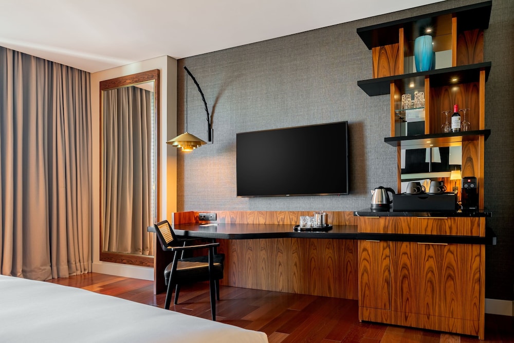 Premium Room, 2 Twin Beds, Bathtub