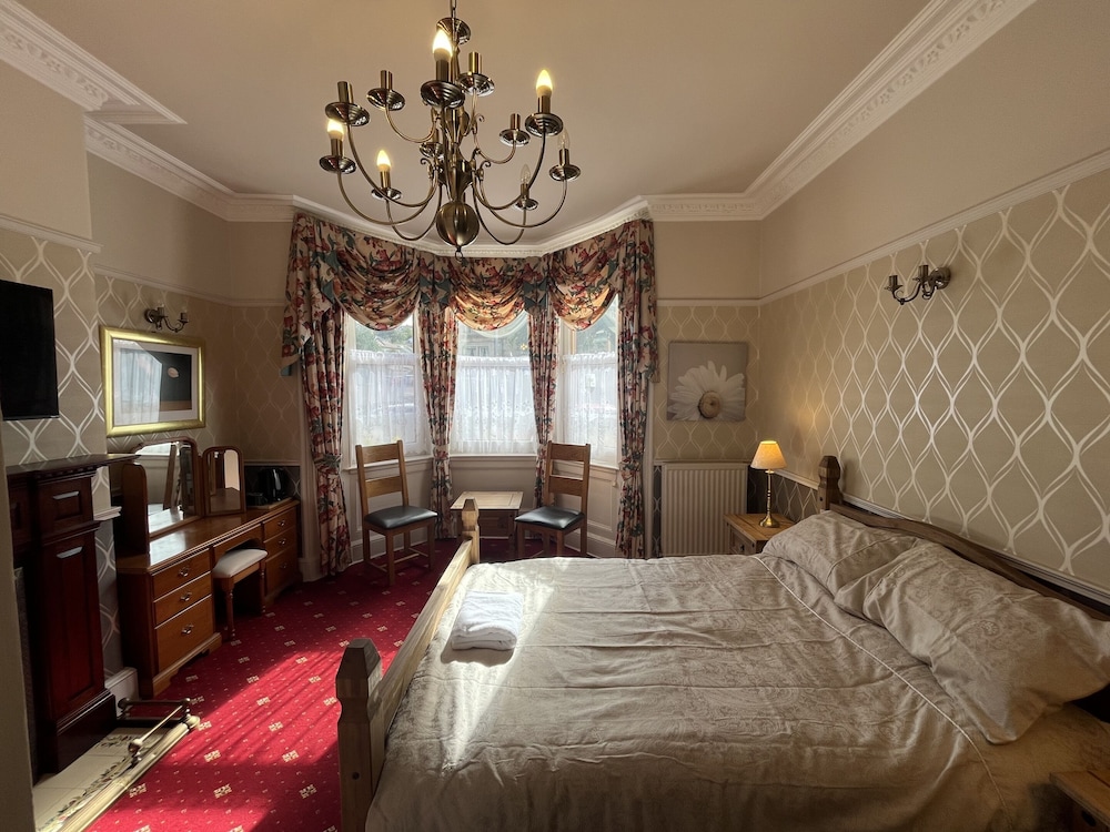 Double Room, Ensuite - Photo 3
