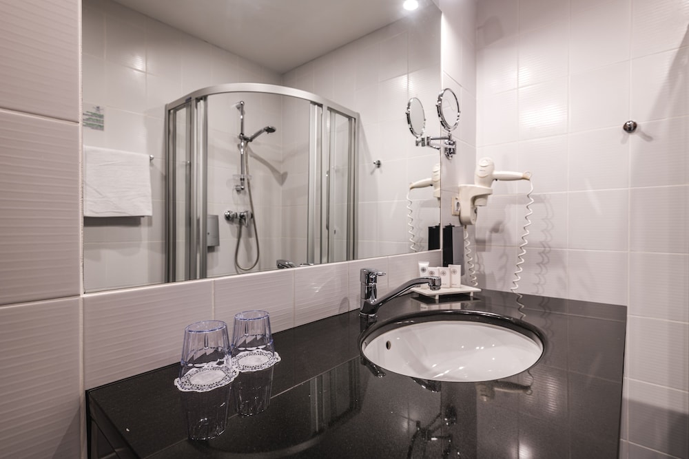Business Double or Twin Room photo 2