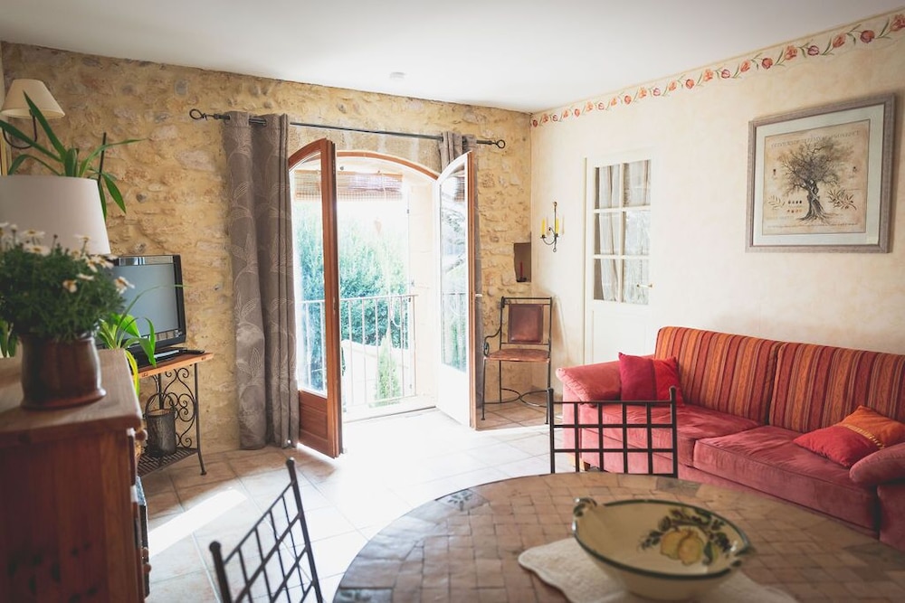 Deluxe Apartment, 2 Bedrooms, Kitchen, Garden View photo 1
