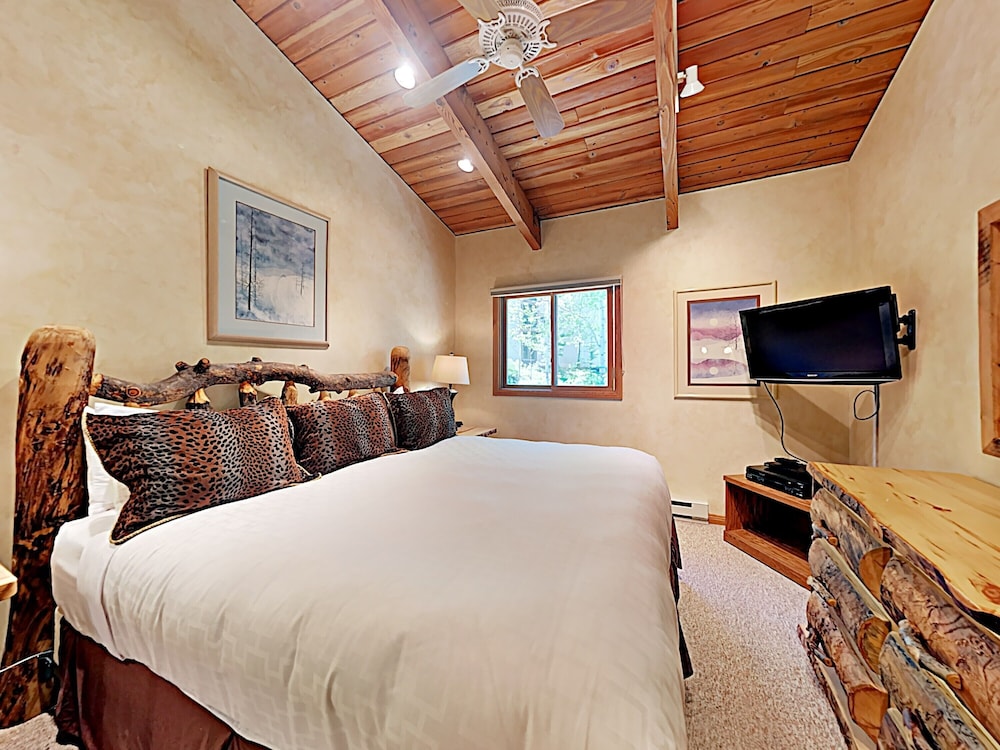 Standard One Bedroom plus Loft ~ A3G photo 3
