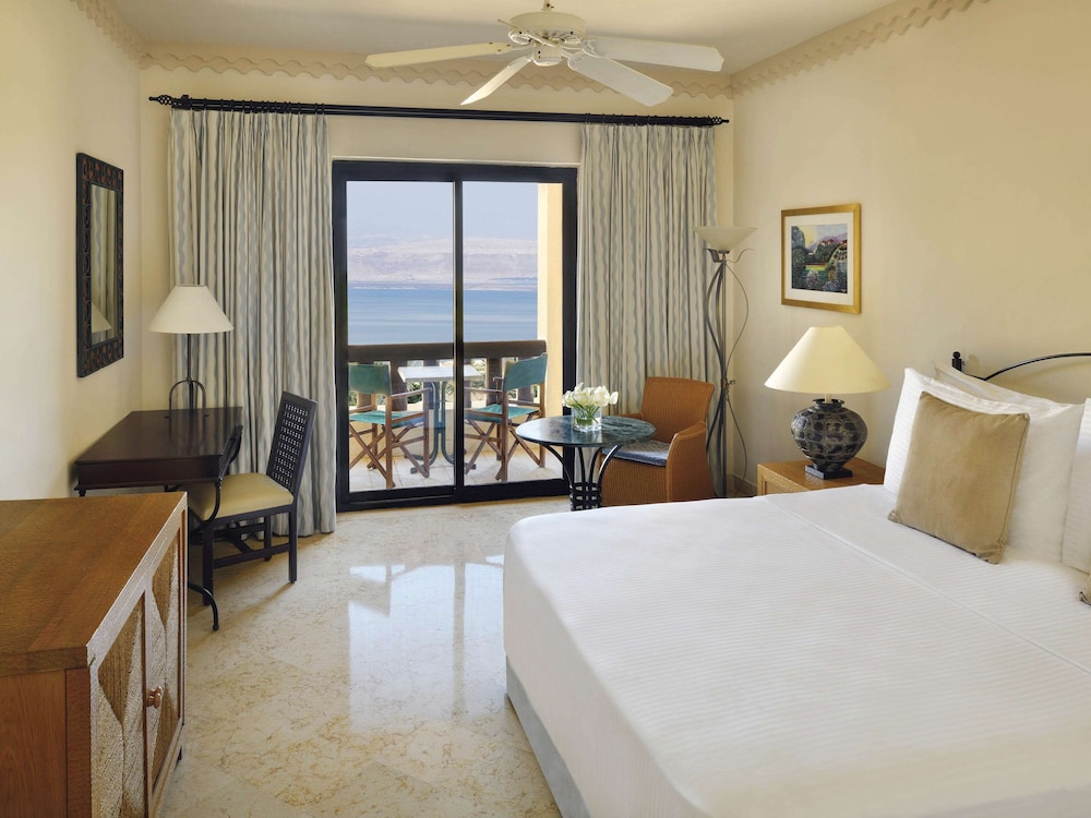 Superior Room, 1 King Bed, Sea View - Photo 6