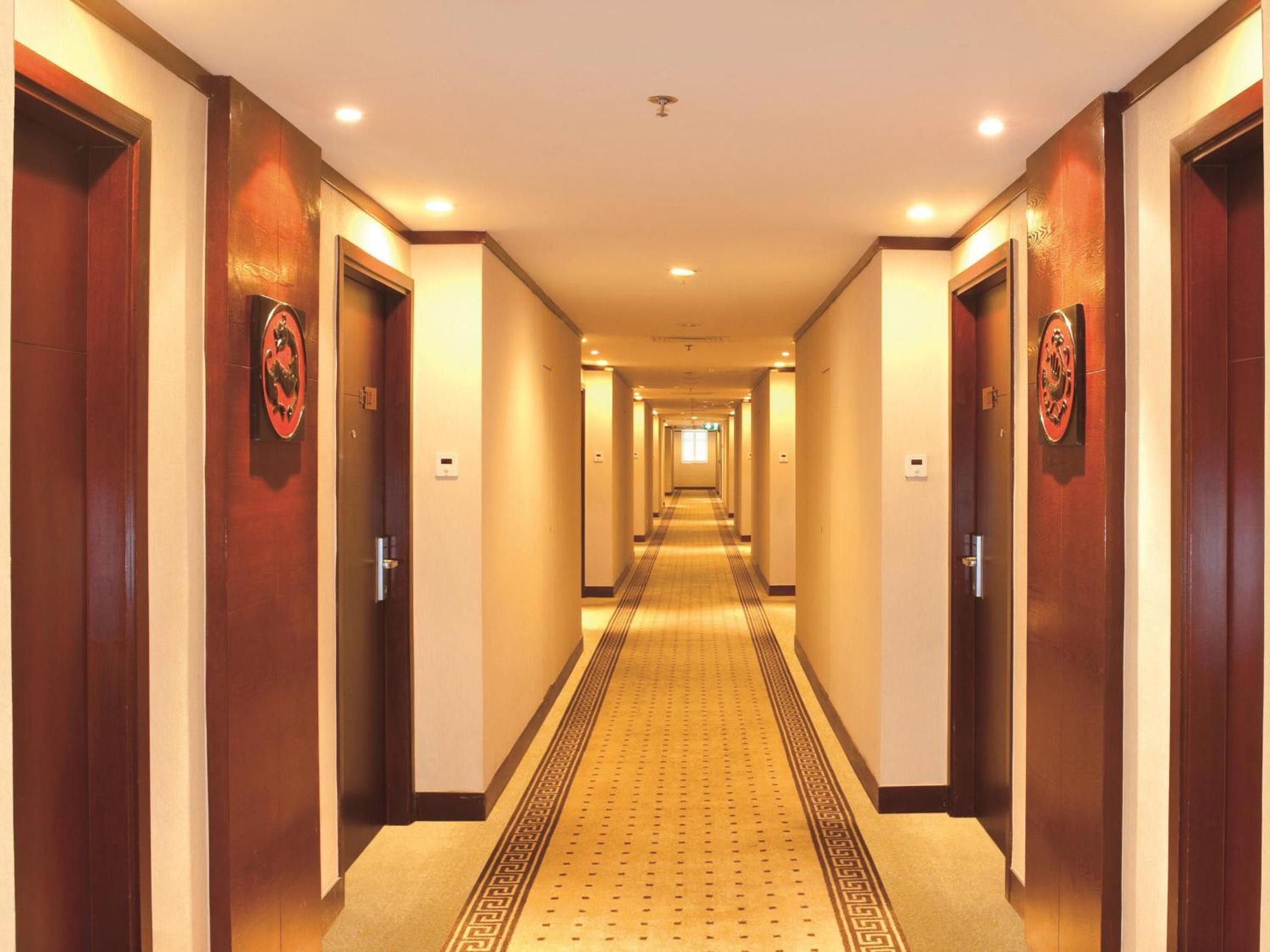 Deluxe Double or Twin Room - Photo 6