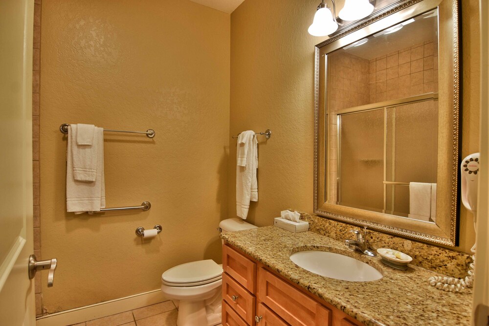 Condo, 1 Bedroom photo 2