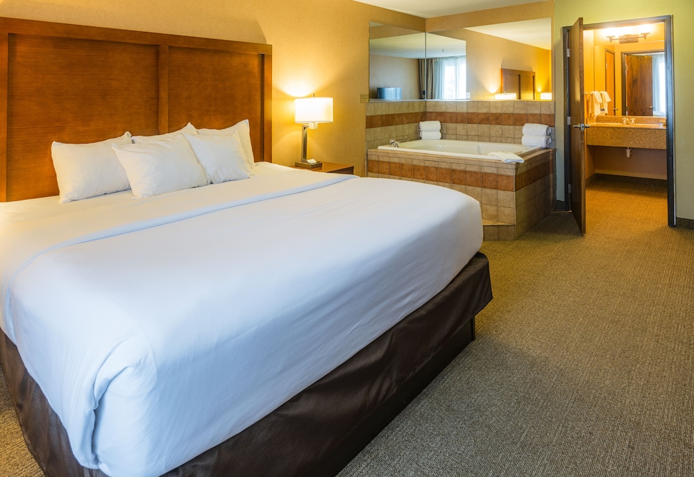 Suite, Multiple Beds, Non Smoking (Upgrade) - Photo 5