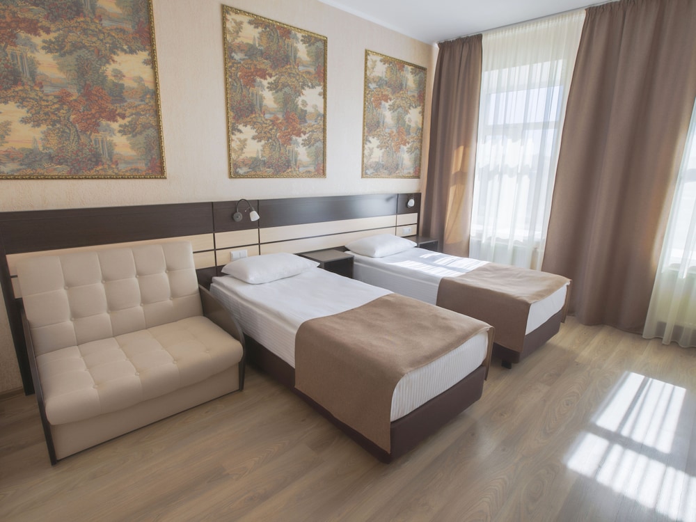 Comfort Double or Twin Room, 1 Bedroom, Bathtub, City View photo 1