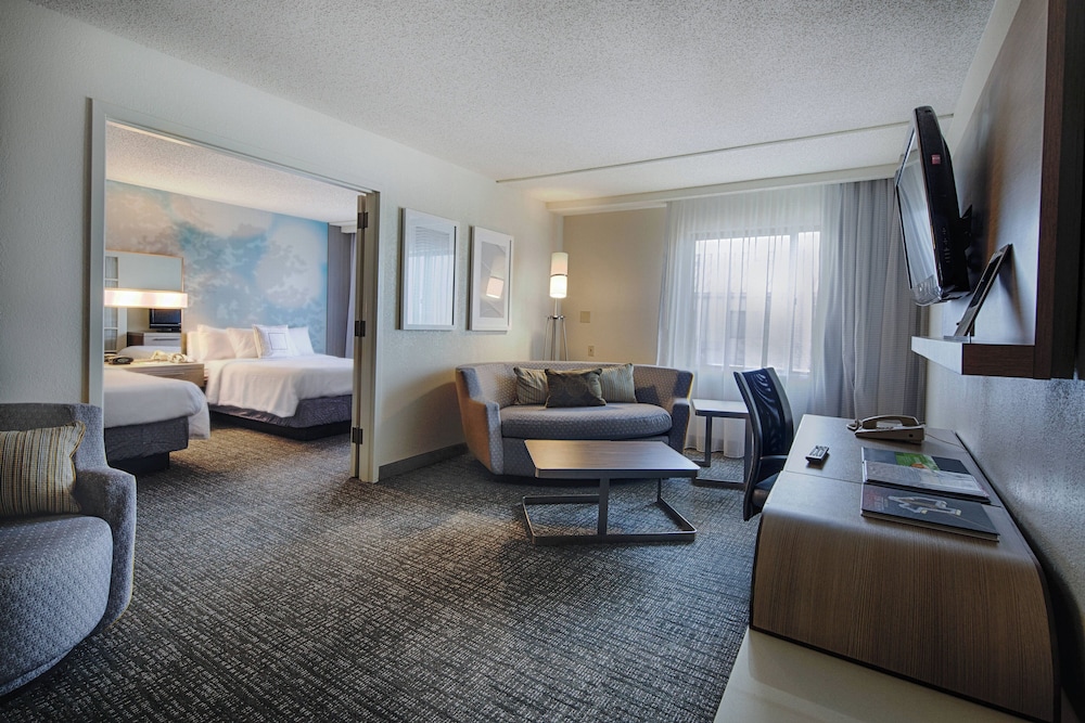 Suite, 2 Double Beds (Hearing Accessible) photo 3