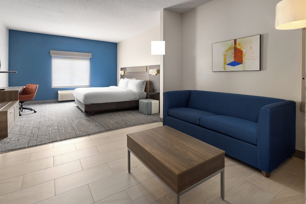 Standard Room, 1 King Bed, Accessible Bathtub (Mobility, Roll-In Shower)