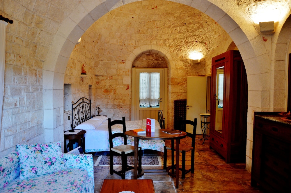 Room - Photo 3