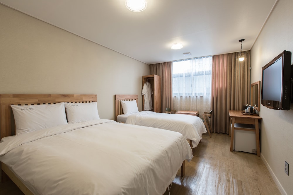 Deluxe Twin Room photo 3