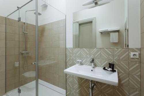 Elegant Suite 6