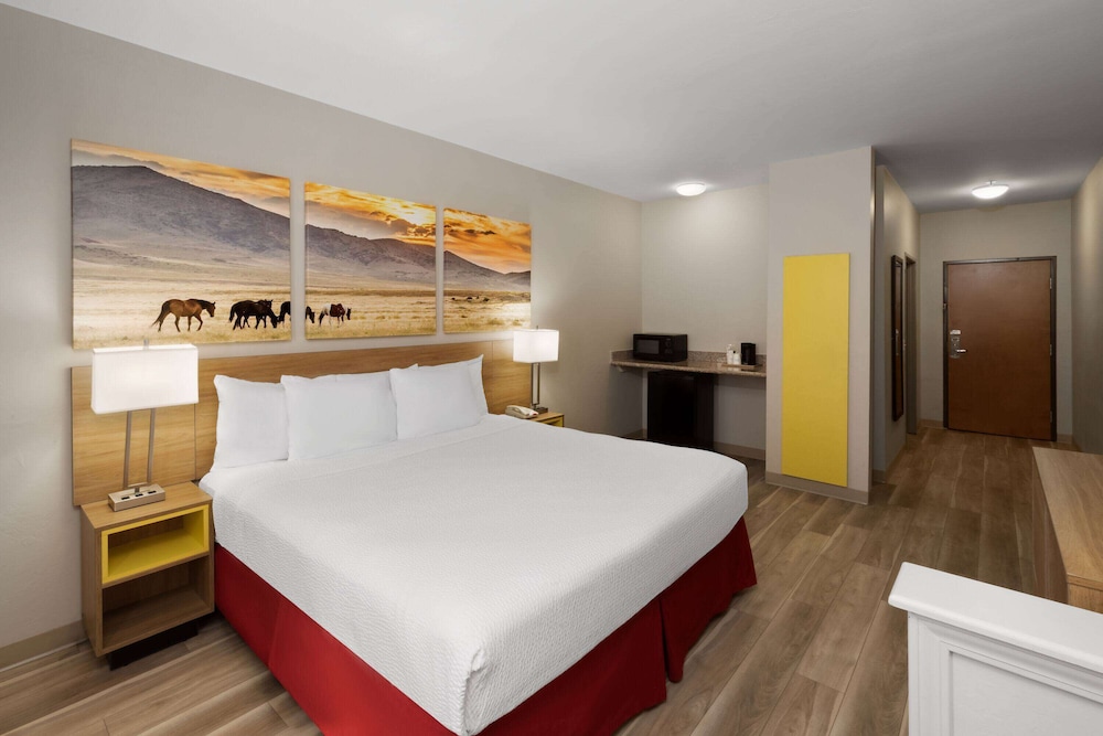 Standard Room, 1 Queen Bed, Smoking