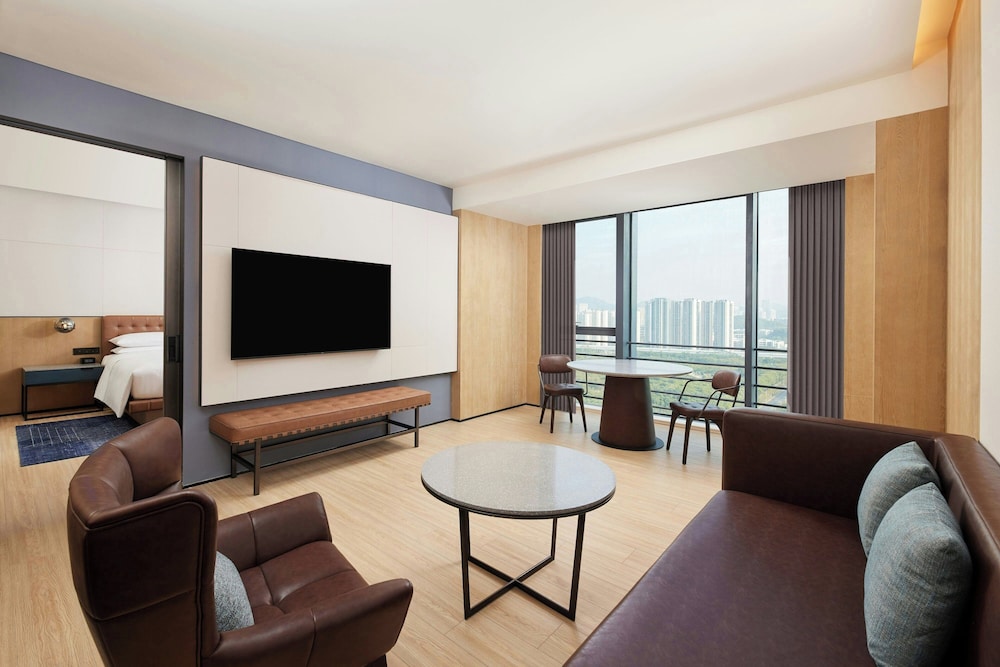 Suite, 1 Bedroom (View)
