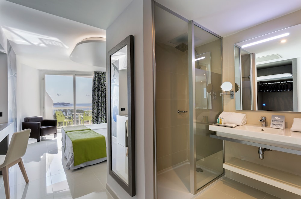 Double Room, Balcony, Pool View (Joy)