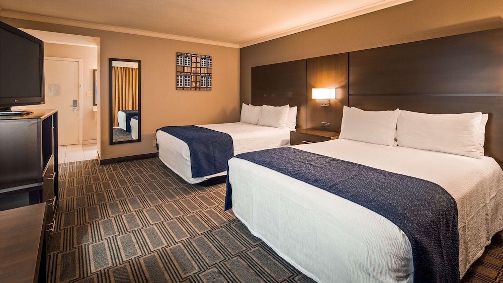 Standard Room, 2 Queen Beds, Accessible, Refrigerator & Microwave - Photo 1