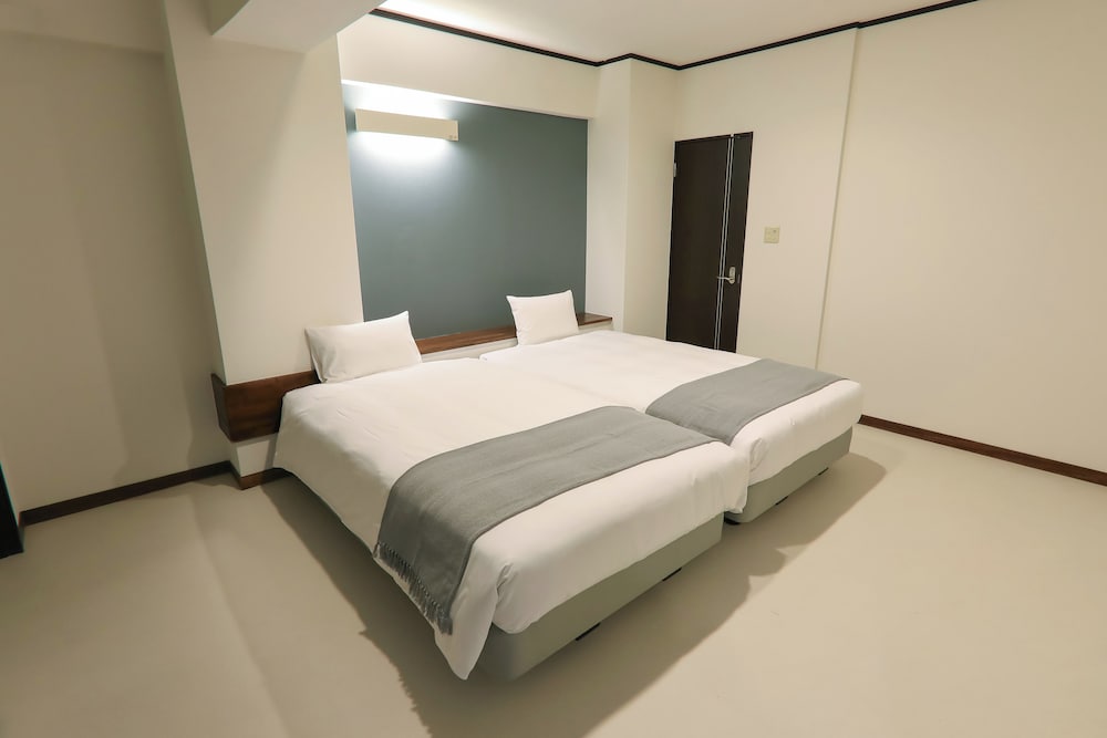 Deluxe Apartment, 3 Bedrooms, Non Smoking, Annex Building photo 3