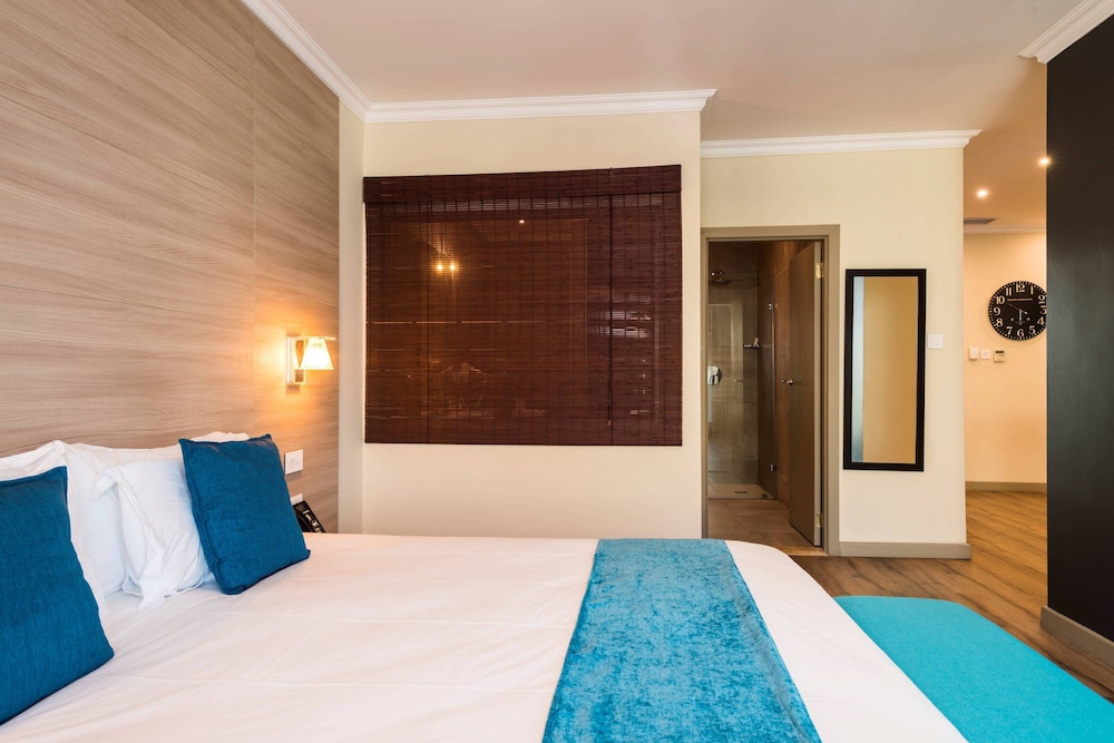 Apartment, 1 King Bed with Sofa bed, City View photo 3