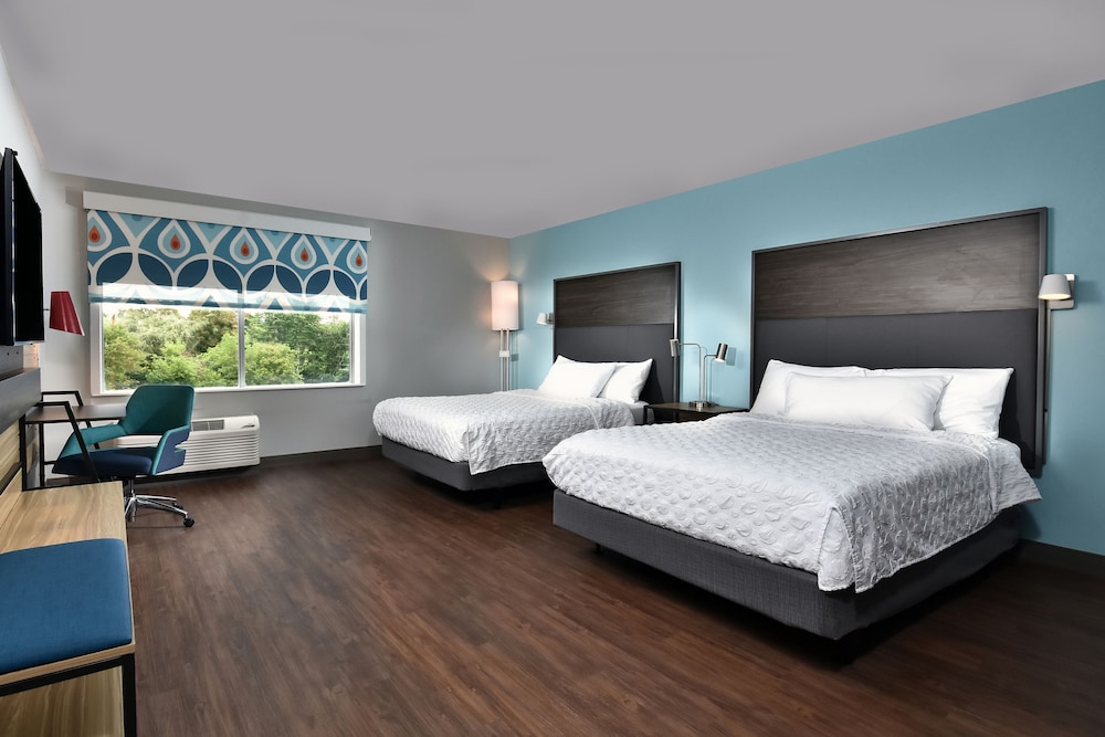 Room, 2 Queen Beds, Accessible (Roll-In Shower) - Photo 1