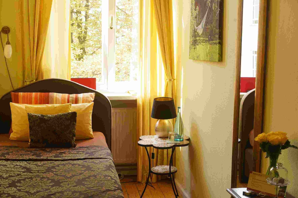 Single Room, Shared Bathroom (Mediterrano) photo 1