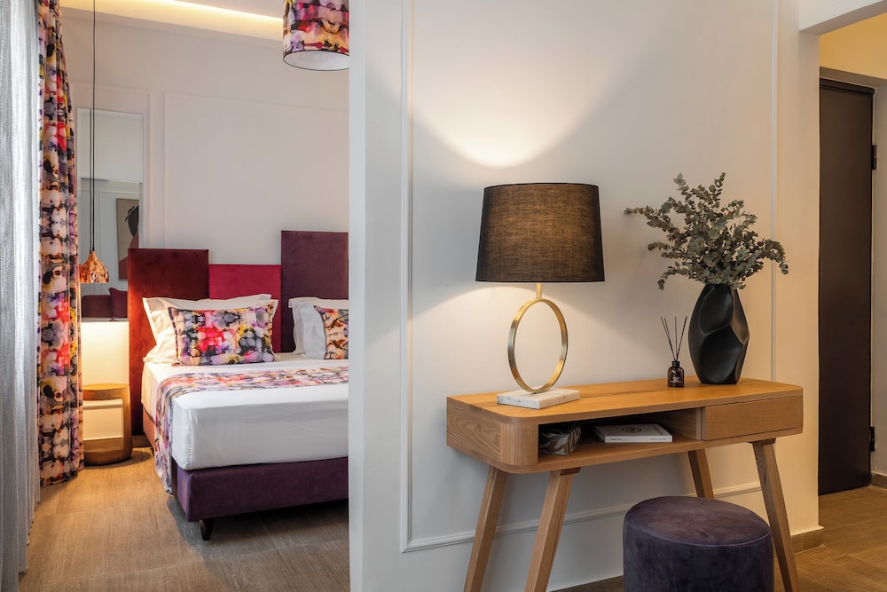 Business Suite, City View