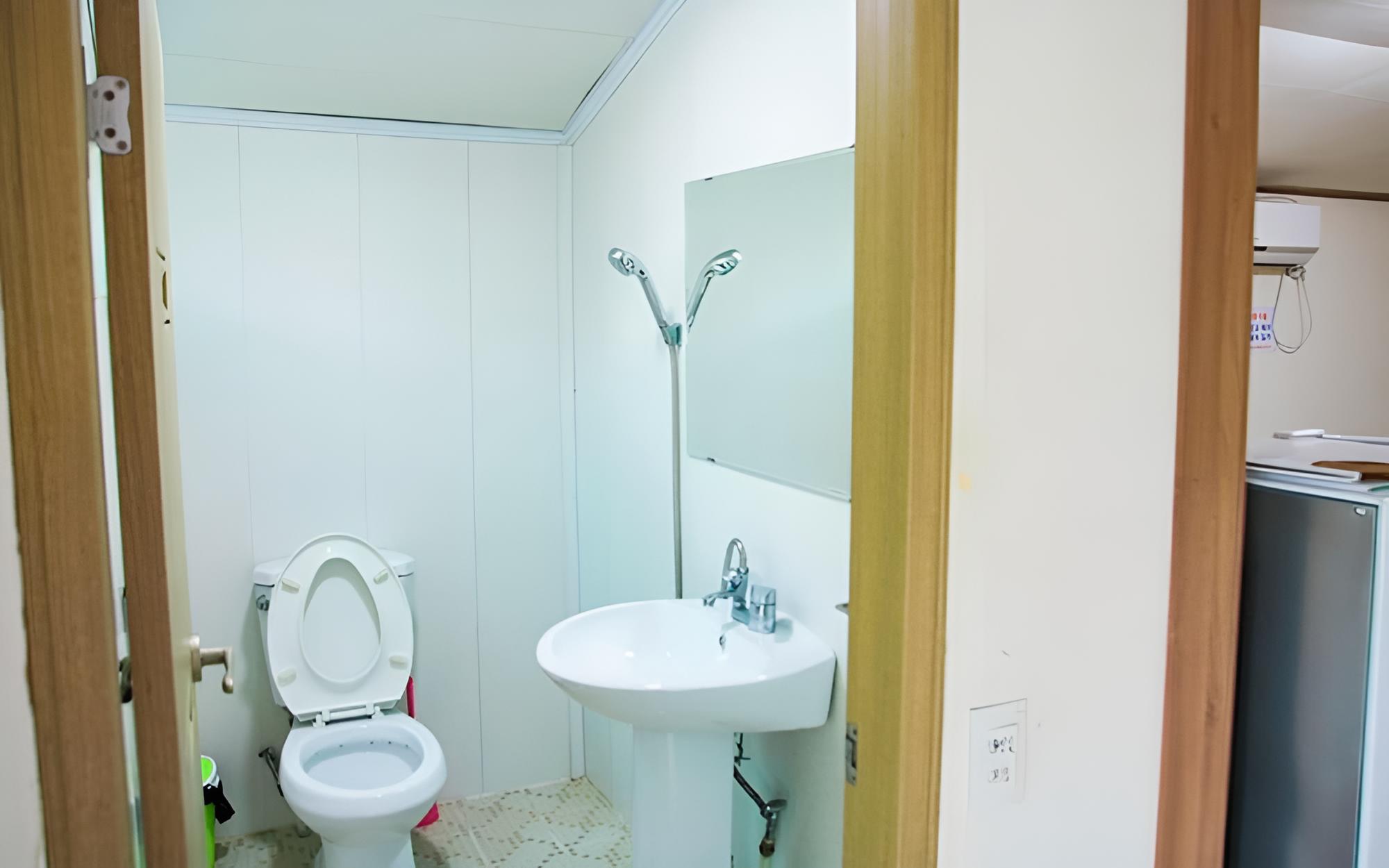 Room (Bungalow (Unshared House)) photo 1