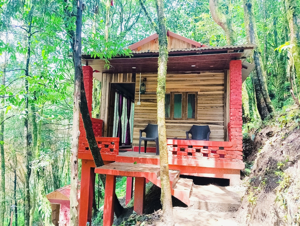 Family Cottage, Balcony, Hill View