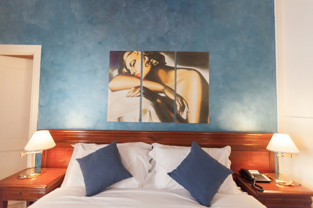 Deluxe Studio Suite, Hot Tub, Sea View - Photo 3
