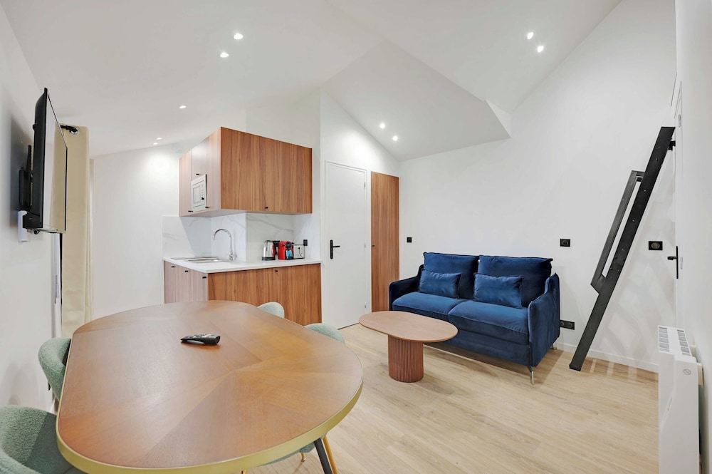 Apartment photo 1