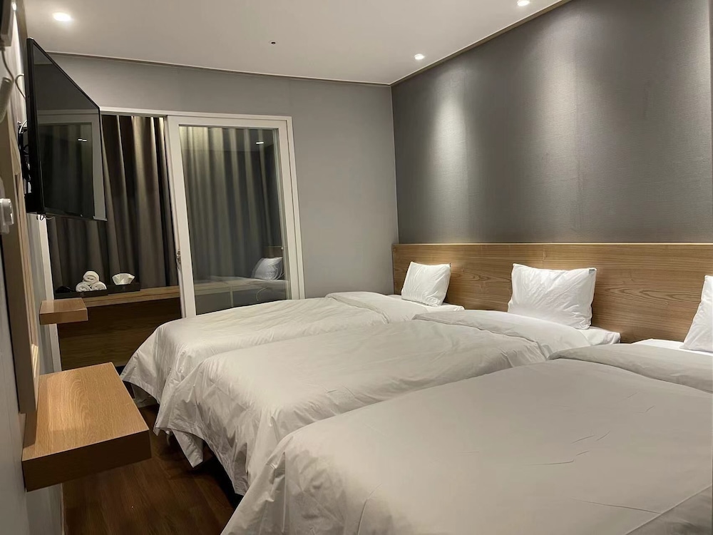 Basic Triple Room - Photo 1