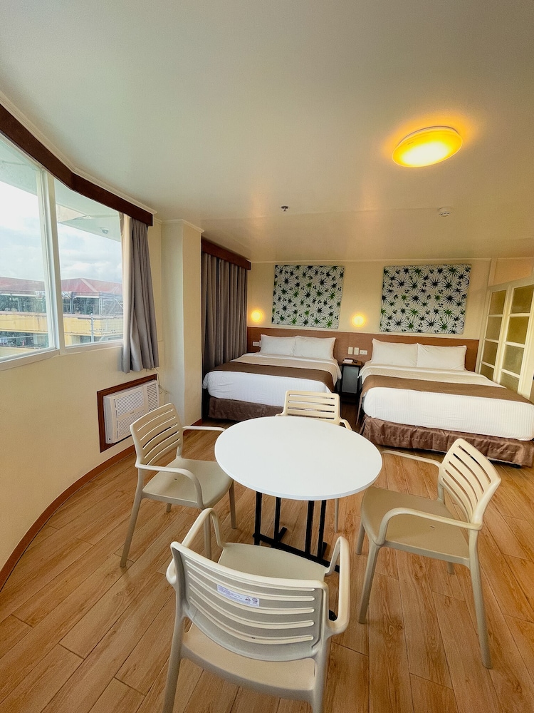 Family Room - Photo 4