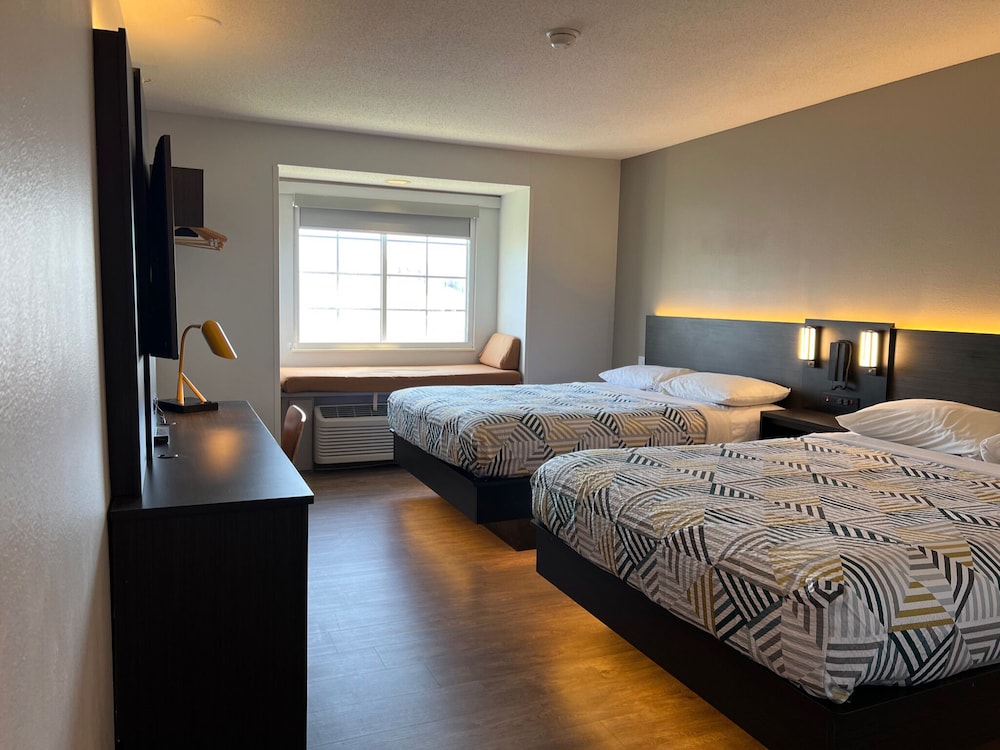 Standard Room, 2 Queen Beds, Accessible, Non Smoking - Photo 1