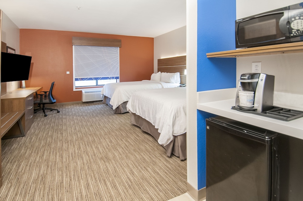 Suite, 2 Queen Beds, Accessible (Mobility, Accessible Tub)