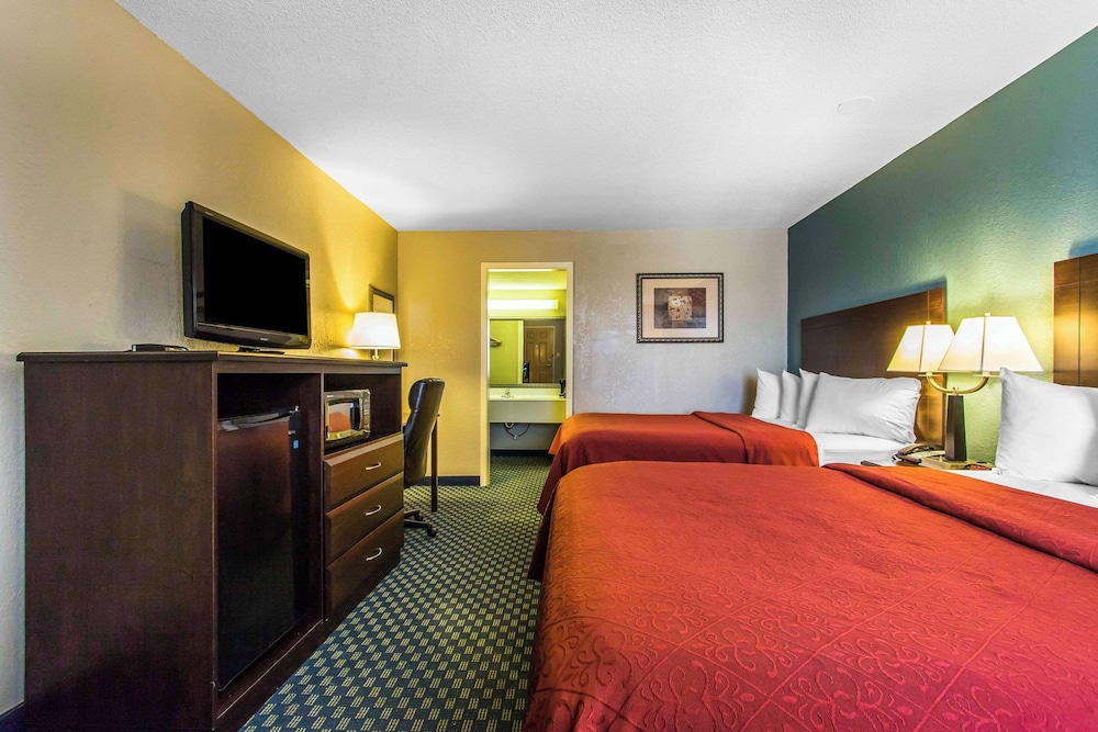 Standard Room, 2 Queen Beds, Non Smoking photo 2