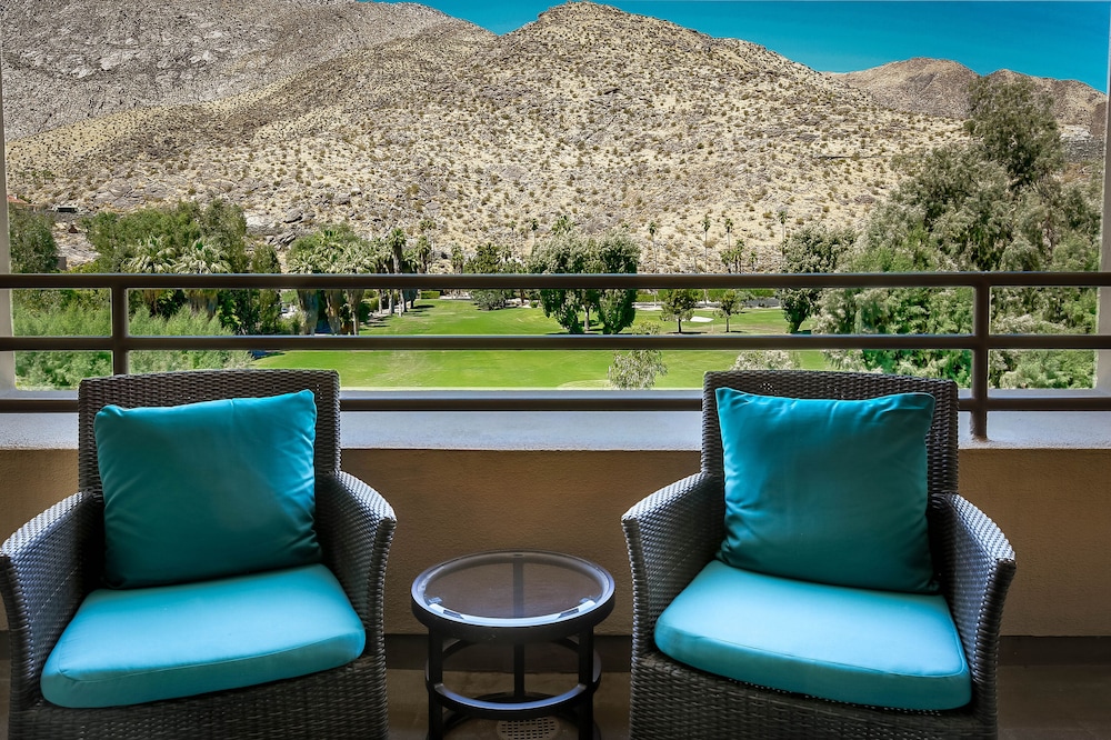 Executive Suite, 1 King Bed with Sofa bed, Mountain View - Photo 5