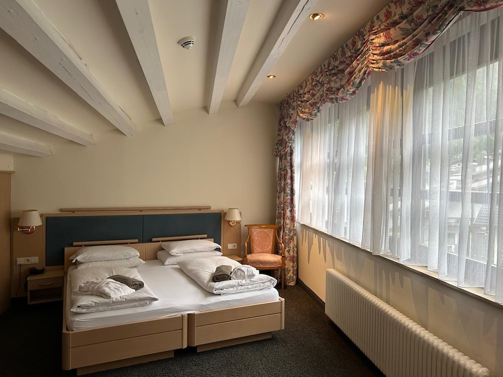 Economy Double Room photo 2