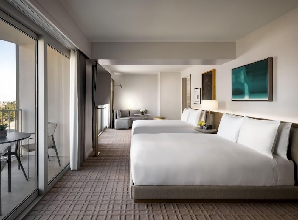 Fairmont Gold, Executive Studio Suite, 2 Queen Beds, Balcony, Executive Level