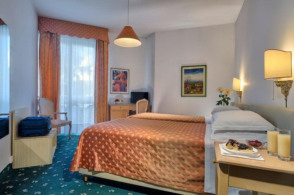 Standard Double Room - Photo 4