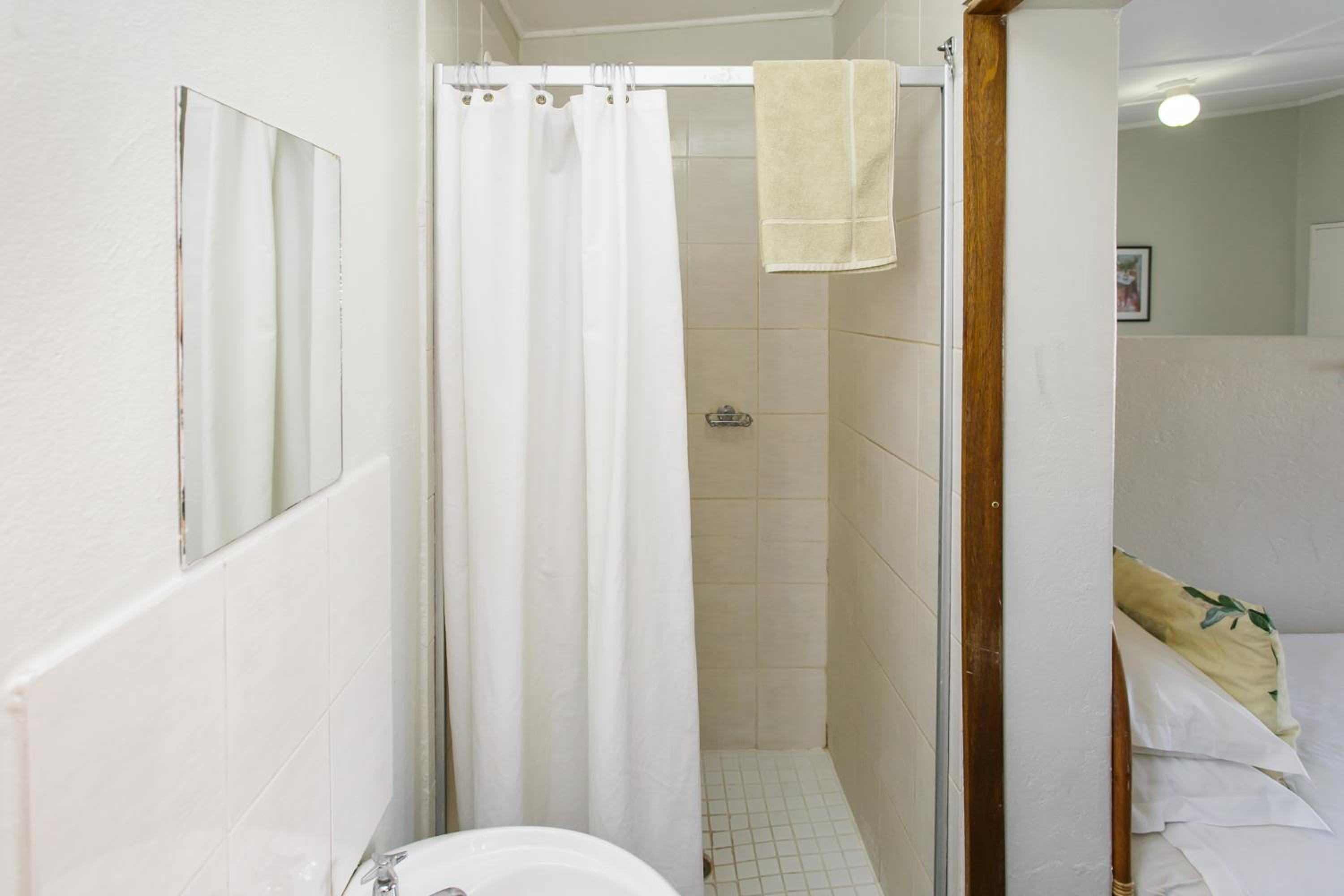 Family Room with Bathroom photo 2