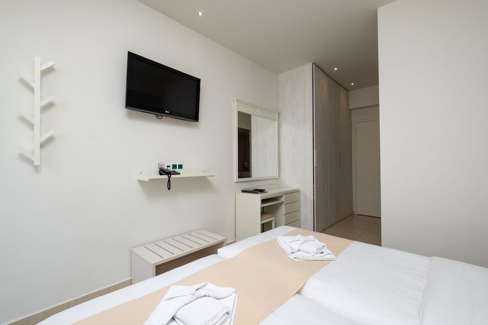 Standard Double Room, 2 Twin Beds photo 2