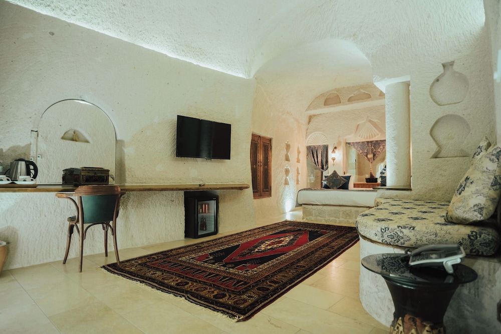 Deluxe Stone Suite with Stone - Photo 19