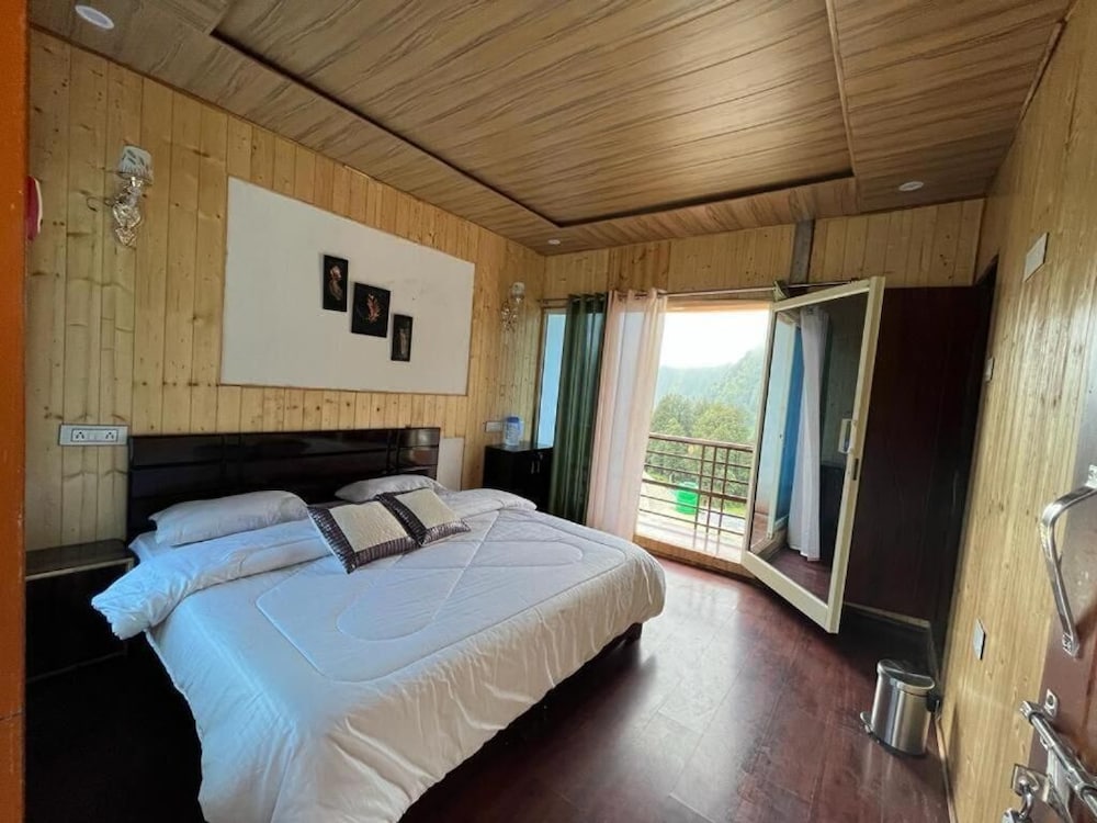 Deluxe Room, 1 Bedroom, Mountain View photo 1