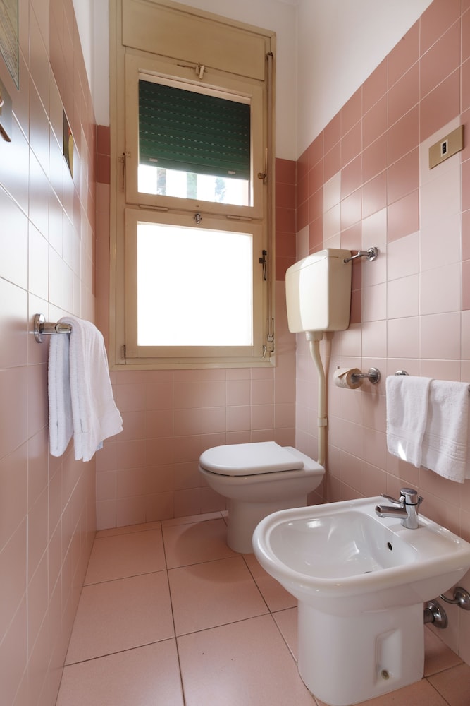 Classic Triple Room, Balcony - Photo 11